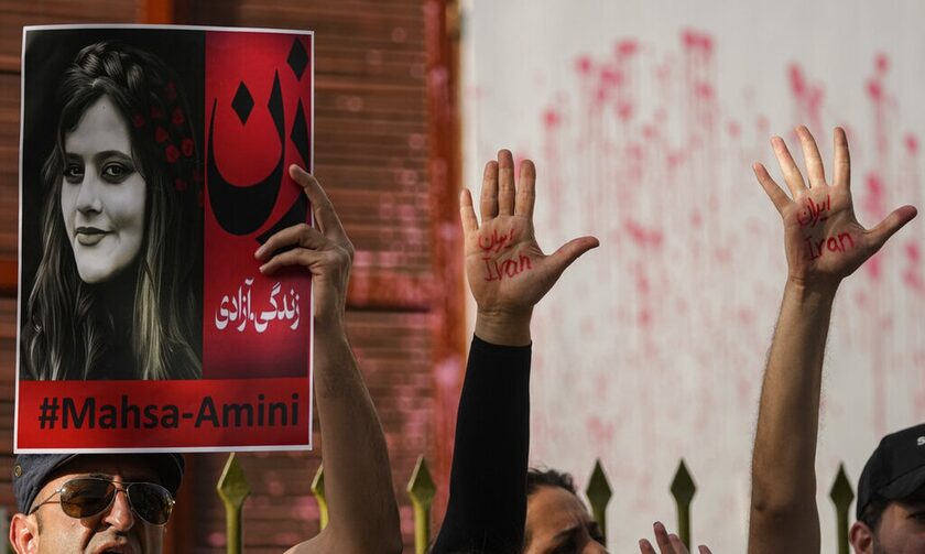 Διαδηλώσεις αλληλεγγύης για τους Ιρανούς