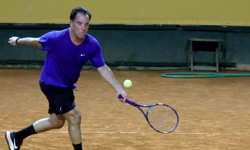 Άδωνις Γεωργιάδης: Στα χνάρια του Τσιτσιπά - Πέρασε στους «16» του τουρνουά τένις Φιλοθέης