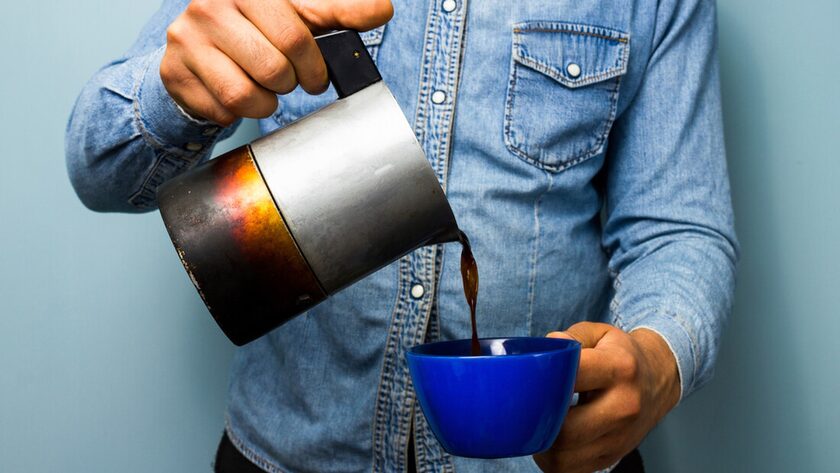 Προσοχή: Γιατί πρέπει να κόψεις τον καφέ πριν το πρωινό; Είναι επικίνδυνος