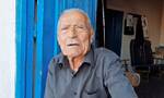 Κρήτη: 97χρονος καφετζής σε καφενείο 100 χρόνων στη Νίβριτο!