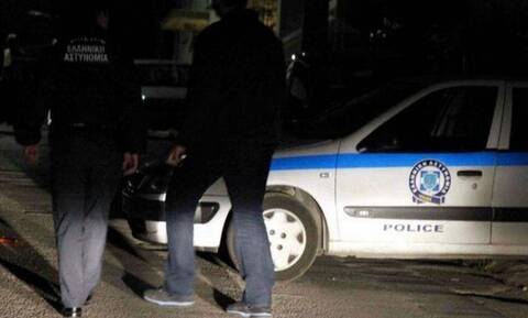 Κρήτη: Βγήκαν τα όπλα σε καφενείο – Τραυματίστηκε στο πόδι ο ιδιοκτήτης