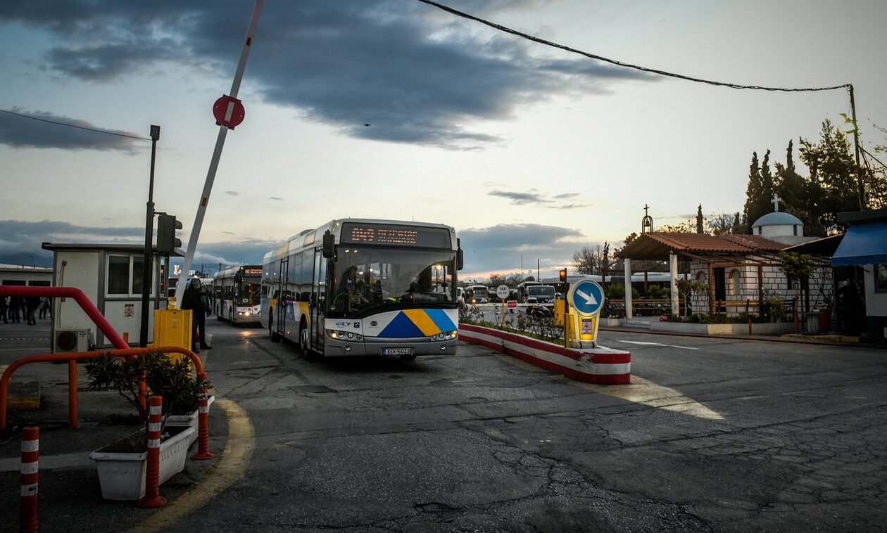 Πολιτική αντιπαράθεση για τα λεωφορεία με leasing - Τι υποστηρίζουν υπουργείο και Νίκος Παππάς