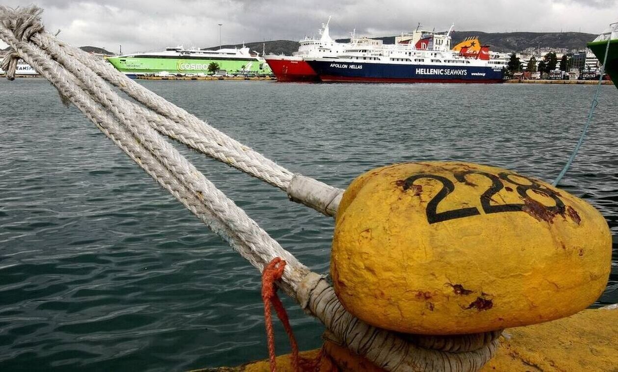 Απαγορευτικό απόπλου: Δεμένα τα πλοία στα λιμάνια - Ποια δρομολόγια δεν εκτελούνται