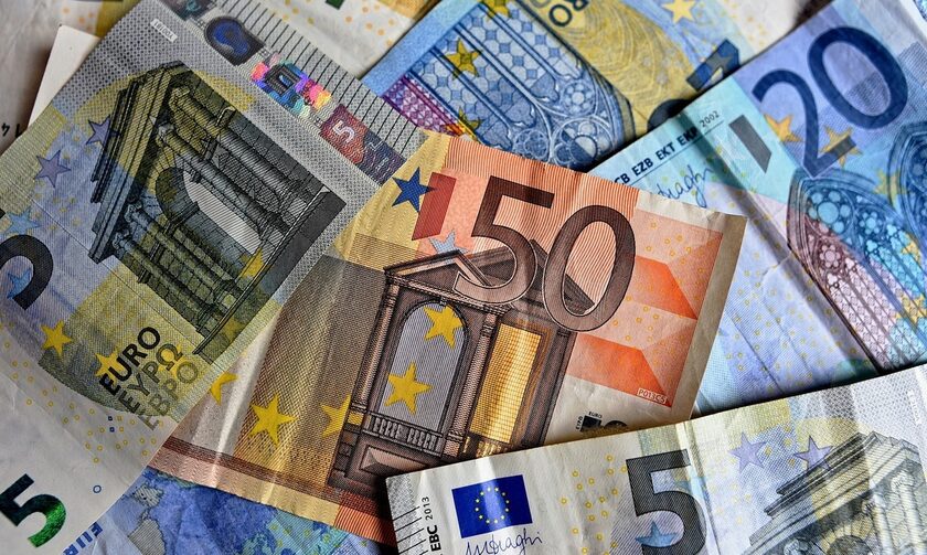 Επιταγή ακρίβειας 2022: Ποιοι είναι οι δικαιούχοι - Πότε θα μπουν τα 250 ευρώ