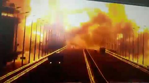 Βίντεο - ντοκουμέντο από τη στιγμή της έκρηξης στη γέφυρα που ενώνει Ρωσία και Κριμαία