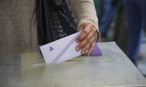 Αυτοδιοικητικές εκλογές 2023: Σε θέσεις μάχης τα κόμματα - Τα φαβορί σε δήμους και περιφέρειες