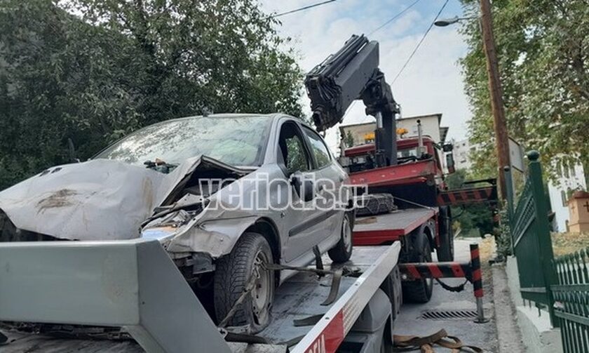 Απίστευτο περιστατικό στη Βέροια: Αυτοκίνητο προσγειώθηκε σε κουζίνα (pics-vid)