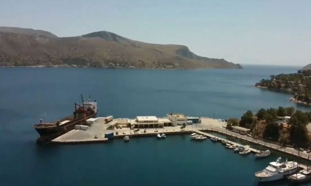 Λακκί Λέρος: Το δεύτερο μεγαλύτερο φυσικό λιμάνι της Ελλάδας από ψηλά