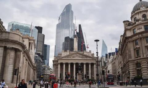 Επεκτείνει τις αγορές ομολόγων η Τράπεζα της Αγγλίας