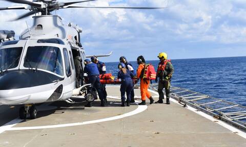 Πύλος: Σε εξέλιξη αεροδιακομιδή τουρίστα με ελικόπτερο του Πολεμικού Ναυτικού
