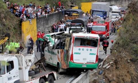 Τραγωδία στην Κολομβία: 20 νεκροί σε δυστύχημα με λεωφορείο