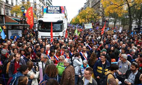 Μπαράζ απεργιών στη Γαλλία: Το «μαύρο φθινόπωρο» του Μακρόν
