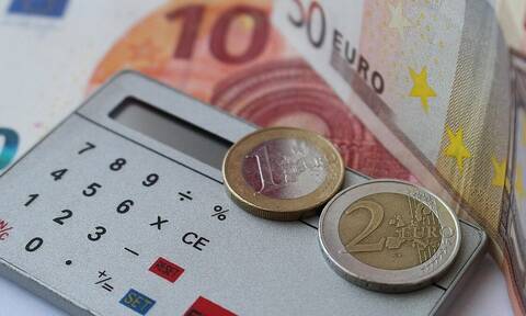 Ποιοι επαγγελματίες γλιτώνουν έως 1.000 ευρώ