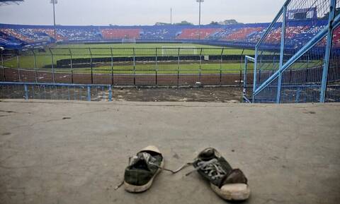 Ινδονησία: Κατεδαφίζεται το γήπεδο όπου σκοτώθηκαν 133 άτομα
