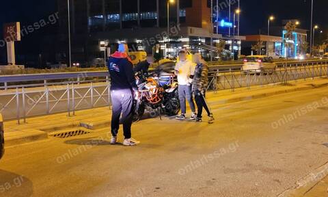Τρελή πορεία για μοτοσικλέτα στη Λάρισα – Δύο τραυματίες