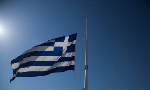 Ρίγη συγκίνησης! 'Επαρση της ελληνικής σημαίας στο Καστελόριζο
