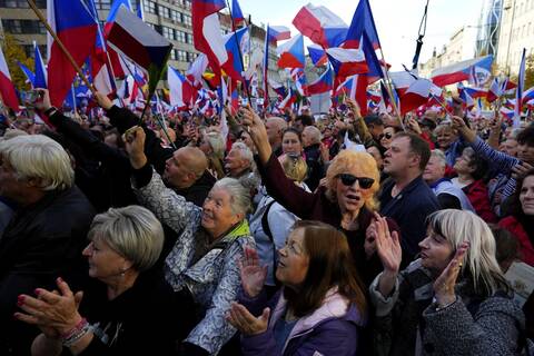 Τσεχία: Στους δρόμους χιλιάδες πολίτες - Ζητούν διάλογο με τη Ρωσία
