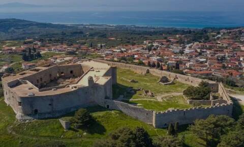 Castel Tornese ή αλλιώς Χλεμούτσι: Ένα επιβλητικό φρουριακό μνημείο