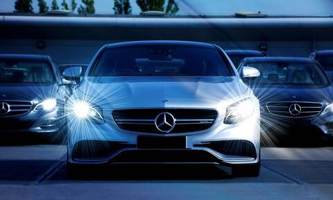Η Mercedes παραμένει η πιο πολύτιμη μάρκα πολυτελών αυτοκινήτων