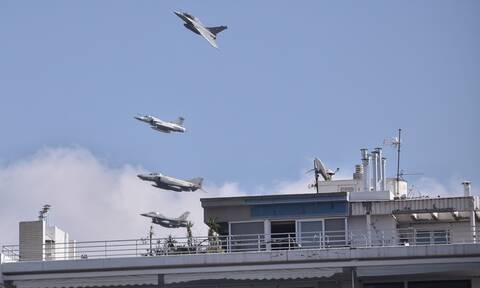 Πολεμική Αεροπορία: Εντυπωσίασε στον Φλοίσβο – Επίδειξη από «ΖΕΥΣ», Rafale και άλλα μαχητικά