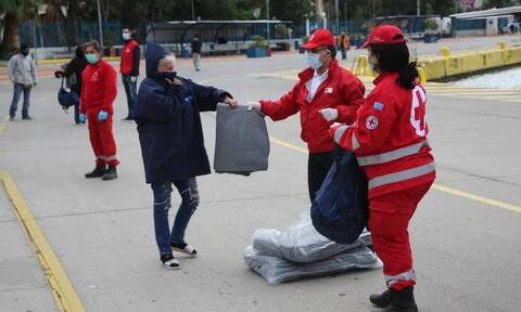 Ελληνικός Ερυθρός Σταυρός: Στο πλευρό των αστέγων στον Πειραιά