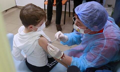 Κορονοϊός: Ξεκινούν τα ραντεβού για εμβολιασμό παιδιών έως 4 ετών