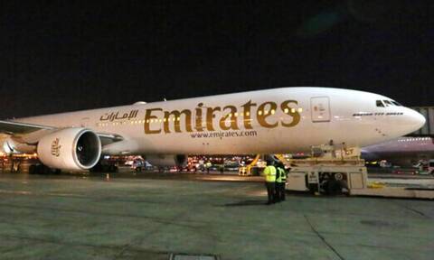 Πτήση Emirates: Η στιγμή που το αεροσκάφος αδειάζει τα καύσιμα στον αέρα