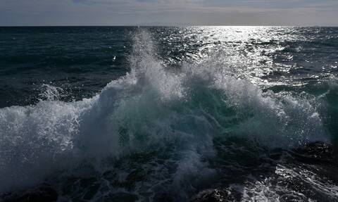 Βόλος: Συναγερμός για τον εντοπισμό κολυμβητή στη θάλασσα του Αλμυρού
