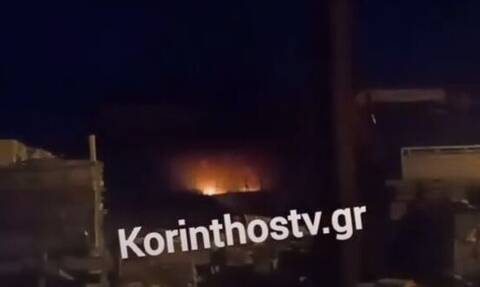 Κόρινθος: Φωτιά σε εγκαταλελειμμένο κτήριο στον Ισθμό
