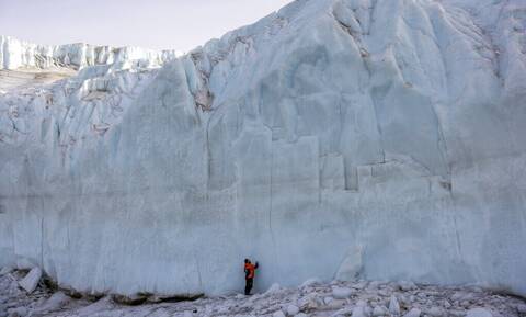 Κλίμα: Το λιώσιμο των παγετώνων θα απελευθερώσει τόνους βακτηρίων