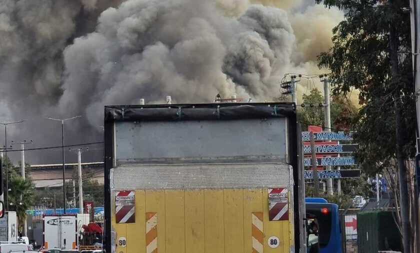 Ασπρόπυργος: Μήνυμα του 112 για την πυρκαγιά σε εργοστάσιο αποβλήτων