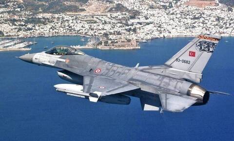Μπαράζ υπερπτήσεων στο Αιγαίο από τρία ζεύγη τουρκικών F-16