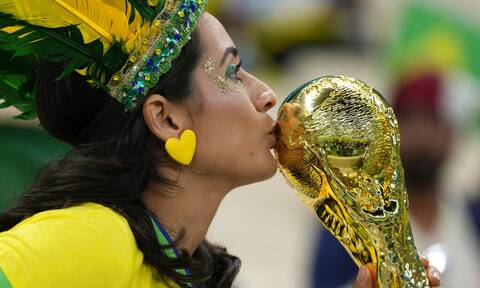 Μουντιάλ 2022: Η Βραζιλία σήκωσε το Παγκόσμιο Κύπελλο της εξέδρας!