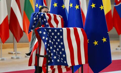 Politico: Η Ευρώπη κατηγορεί τις ΗΠΑ ότι «κερδίζουν» από τον πόλεμο