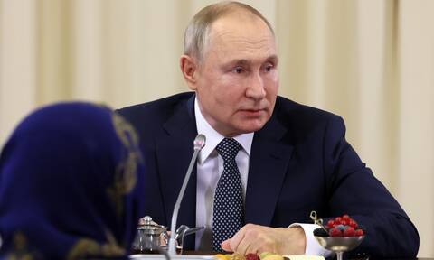 «Συμμεριζόμαστε τον πόνο σας», λέει ο Πούτιν σε μητέρες στρατιωτών