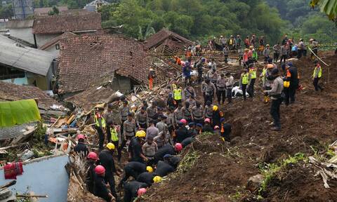Σεισμός 5,6 Ρίχτερ στην Ινδονησία: Τους 321 έφτασαν οι νεκροί