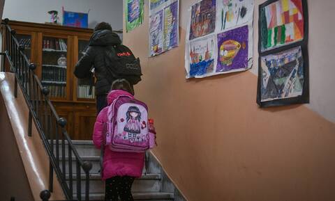 Κορονοϊός: Δεν εξετάζεται η επιστροφή της μάσκας στα σχολεία