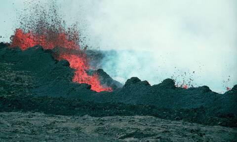 Χαβάη: Εντυπωσιακές εικόνες απο την έκρηξη του ηφαιστείου «Μάουνα Λόα»