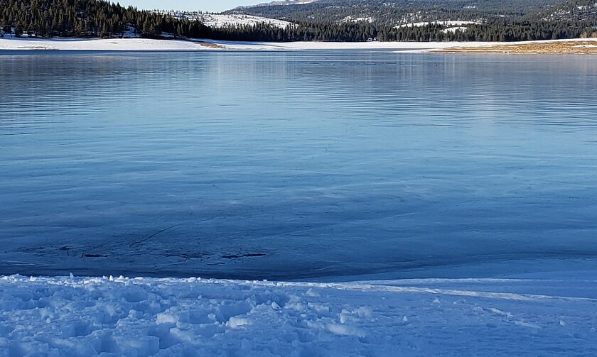 ΗΠΑ: 200 ψαράδες εγκλωβίστηκαν σε κομμάτι πάγου μέσα σε λίμνη