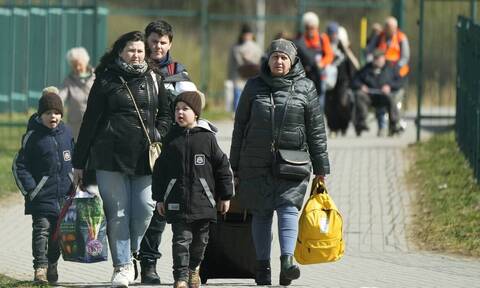 Πολωνία: Χρεώνει Ουκρανούς πρόσφυγες για στέγαση και σίτιση