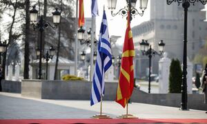 Κέντρο «Μακεδονικής Γλώσσας» με σφραγίδα της ελληνικής δικαιοσύνης - Πανηγυρίζουν Σκόπια και Ζάεφ