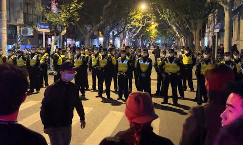 Κίνα: Διαδηλώσεις και νέα επεισόδια για τους περιορισμούς