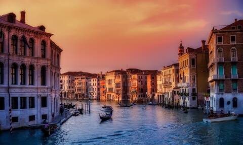 Ταξίδι στη Βενετία των στεναγµών, των γονδολιέρηδων και της Τέχνης