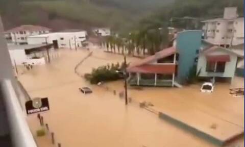 Βραζιλία: Καταστροφικές πλημμύρες - Εκατοντάδες εγκλωβισμένοι