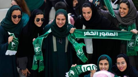 Μουντιάλ 2022: Το απίστευτο σκηνικό με τις γυναίκες της Αραβίας στα γήπεδα