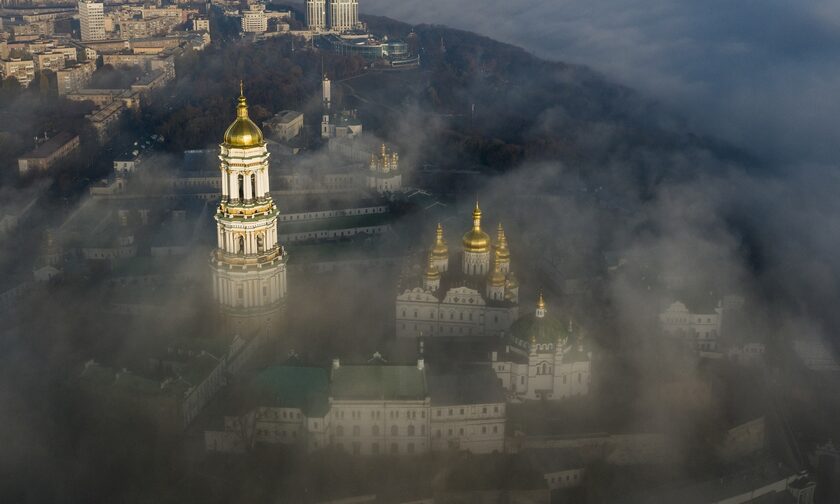 Η Ουκρανία βγάζει εκτός νόμου τη ρωσική Ορθόδοξη Εκκλησία