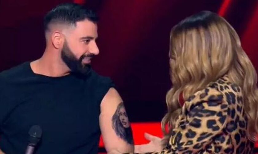 The Voice: Διαγωνιζόμενος έκανε τατουάζ με την Έλενα Παπαρίζου