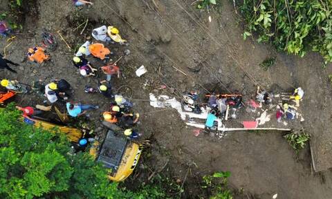 Κολομβία: 34 οι νεκροί από την κατολίσθηση που παρέσυρε λεωφορείο