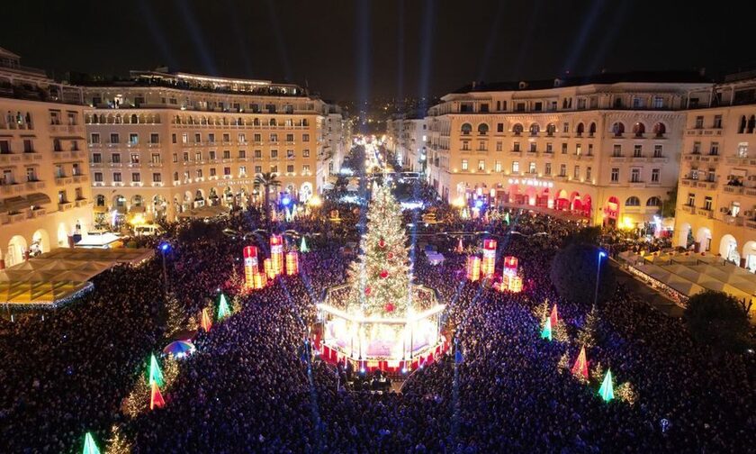 Θεσσαλονίκη: Λαμπερή φωταγώγηση του Χριστουγεννιάτικου δέντρου