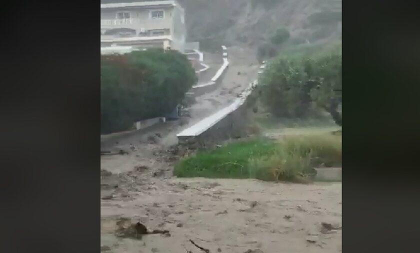Καιρός: Πλημμύρες σε Κάρπαθο και Κάσο - Η πρόγνωση Κλέαρχου Μαρουσάκη